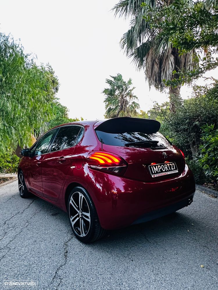 Peugeot 208 1.2 PureTech GT Line - 4