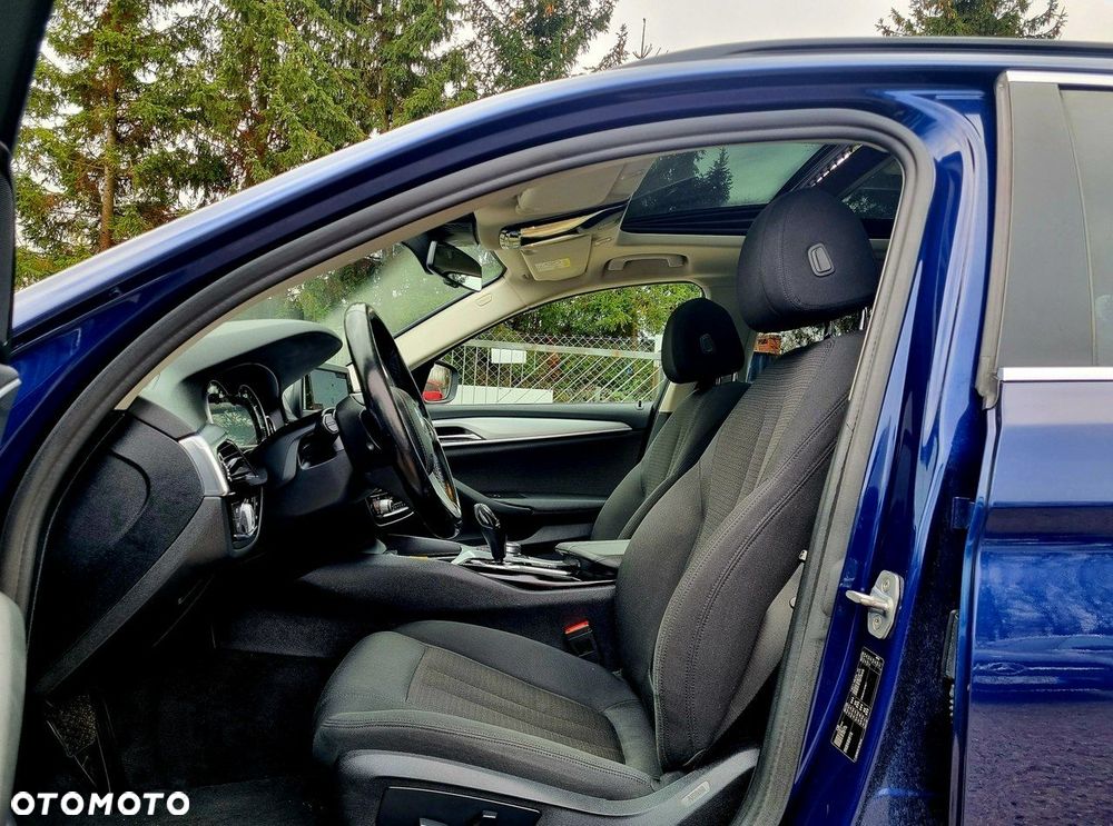 BMW Seria 5 520d Sport Line - 12
