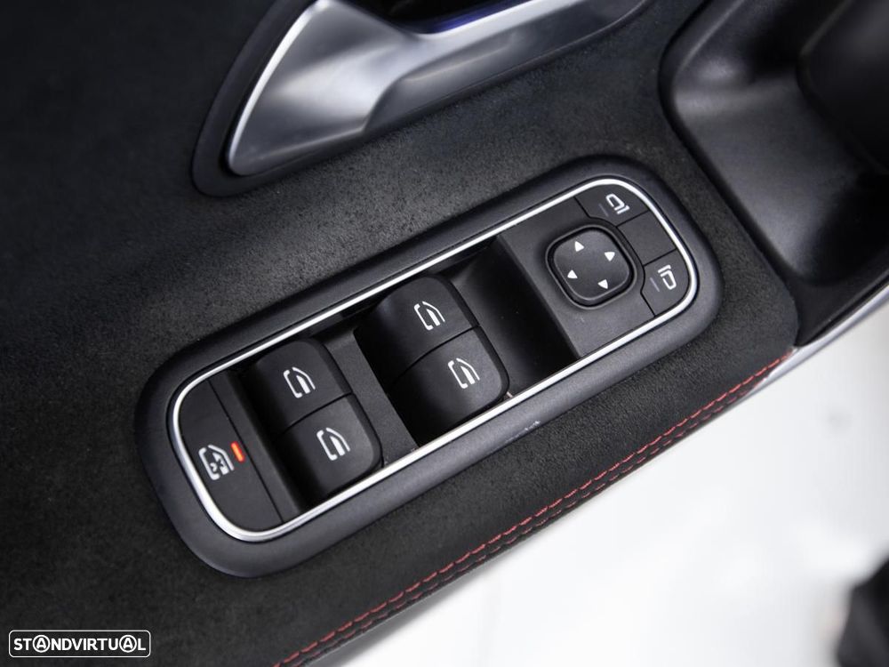 Mercedes-Benz A 250 e 8G-DCT AMG Line - 13
