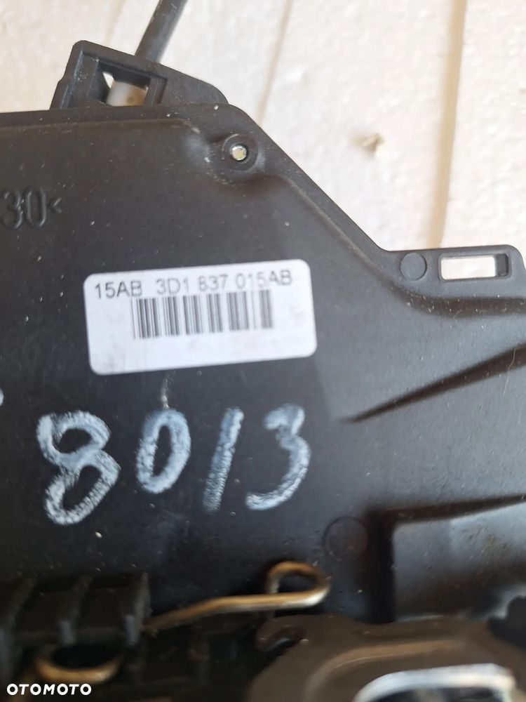 zamek drzwi lewy przód  VW GOLF V 3D1837015AB    (80/4)   (80/3) - 5
