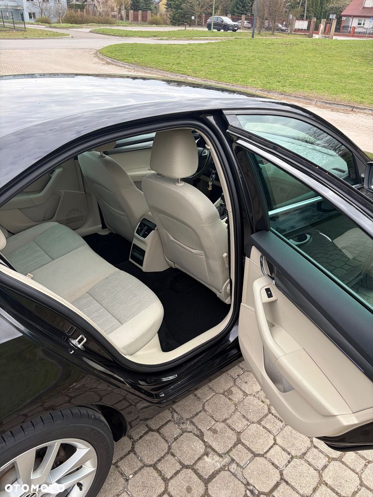 Skoda Octavia 2.0 TDI SCR 4x4 Style DSG - 12