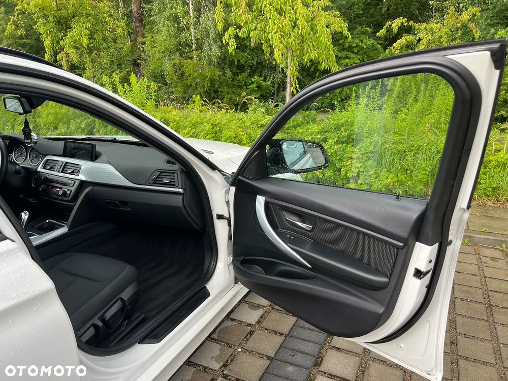 BMW Seria 3 - 24