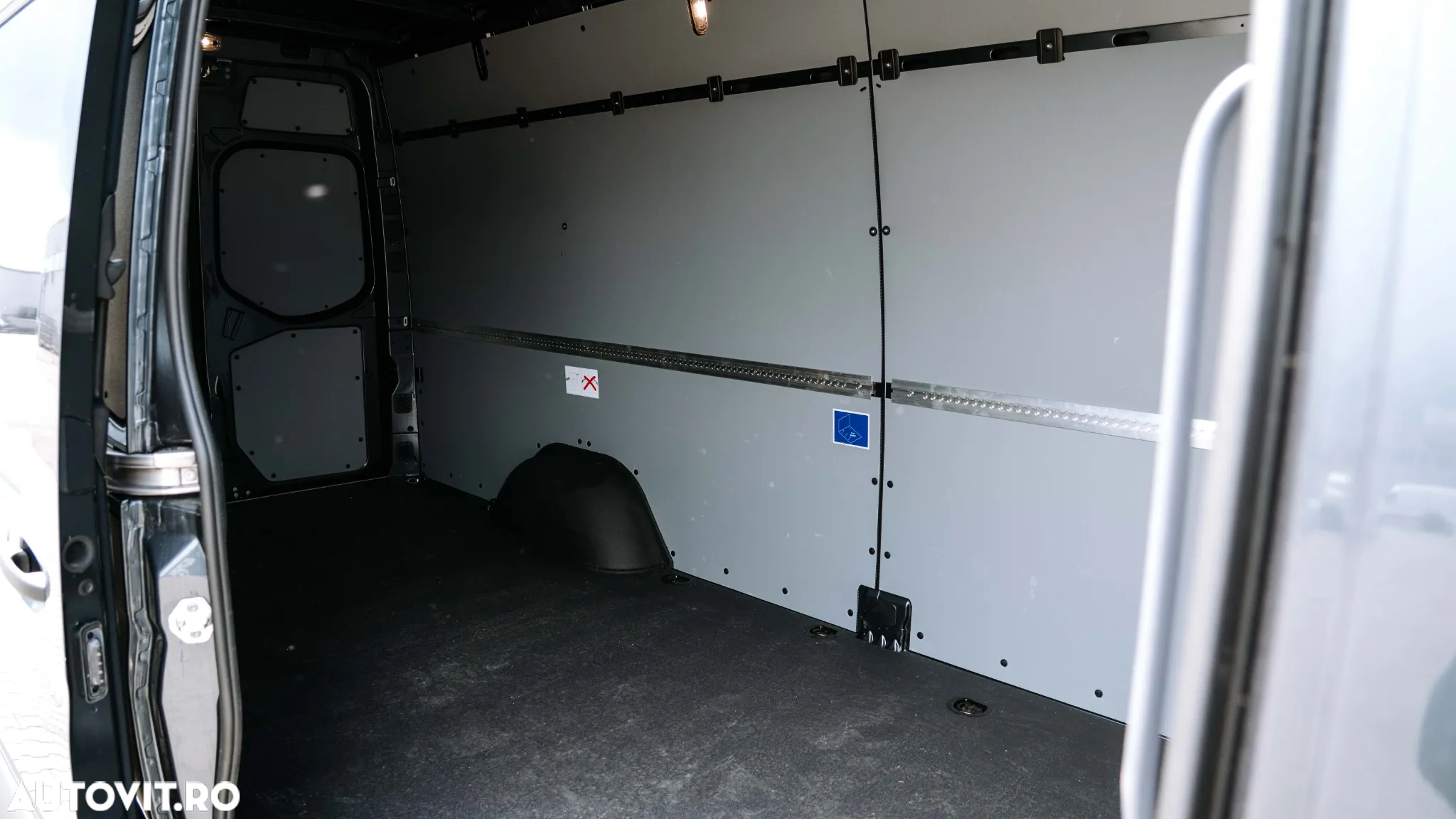 Mercedes-Benz SPRINTER - 5