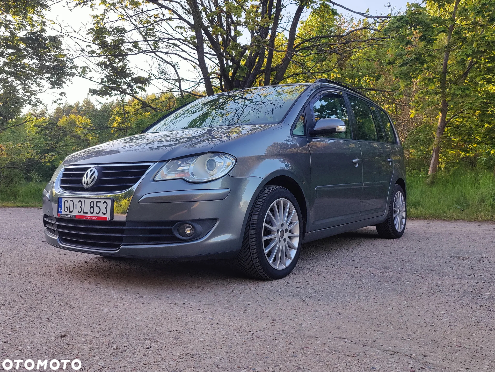 Volkswagen Touran - 3