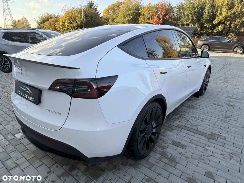 Tesla Model Y Performance AWD - 9