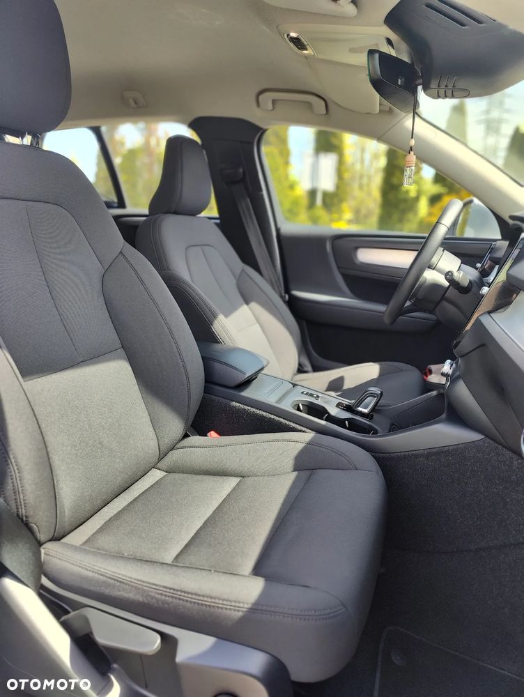 Volvo XC 40 T3 Momentum Pro - 12