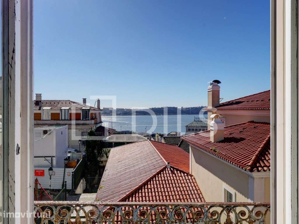 Apartamento T7+3 com vista rio, no coração do Chiado - Grande imagem: 2/39