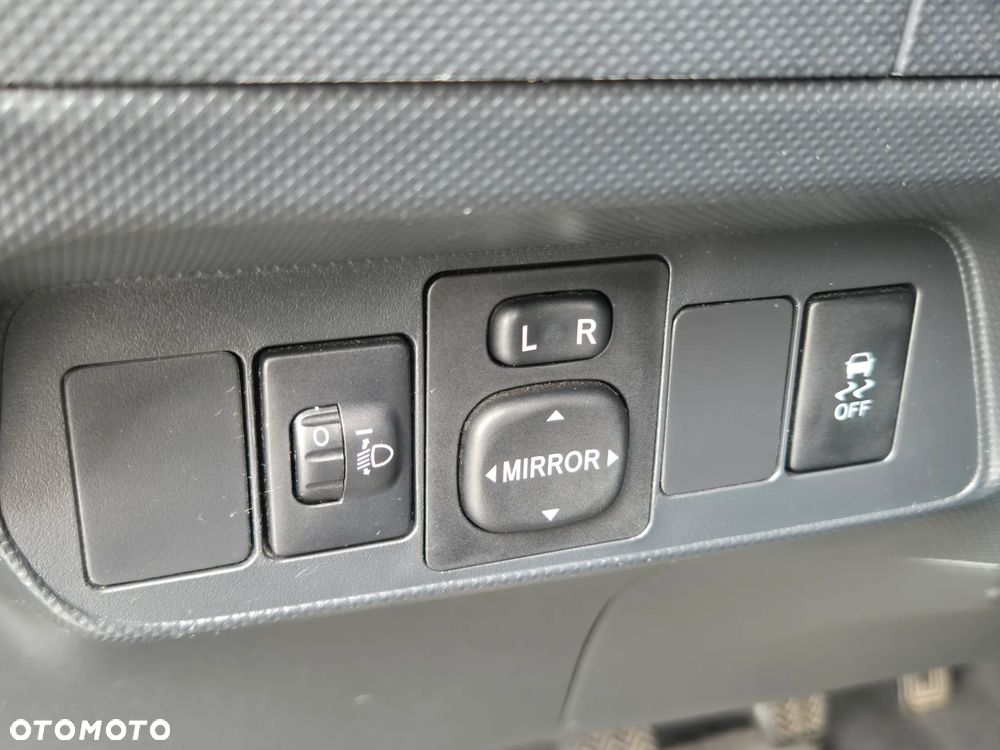 Toyota Auris 1.4 VVT-i Terra - 17