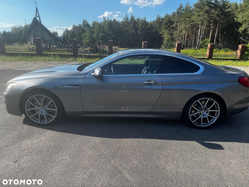 BMW Seria 6 650i - 12