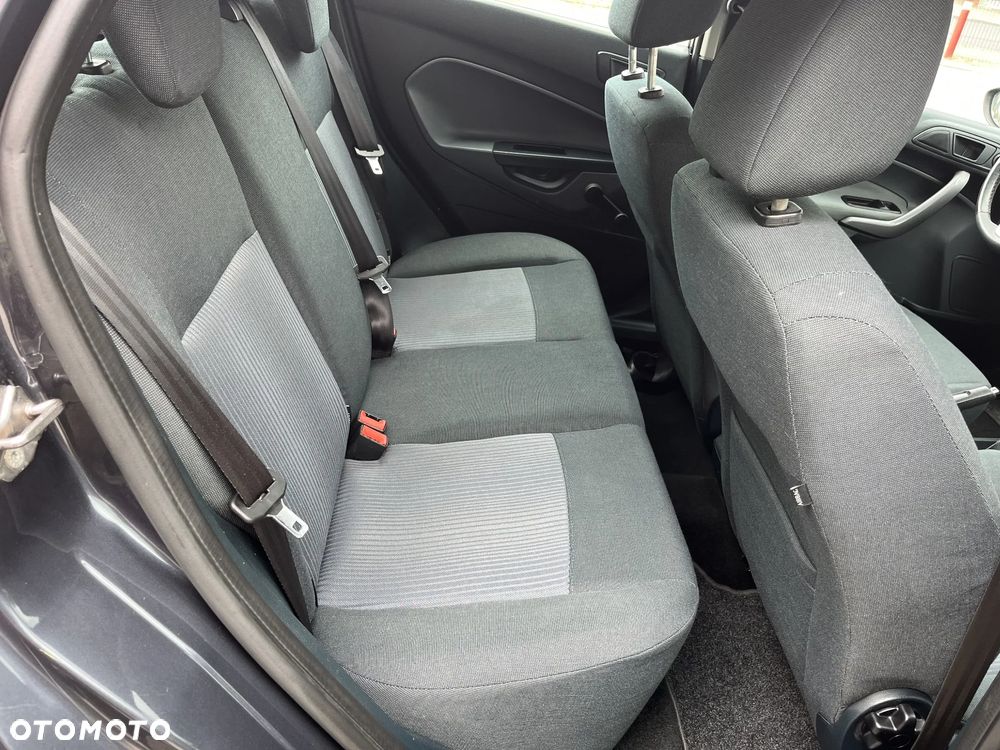 Ford Fiesta 1.6 TDCI SYNC Edition - 18