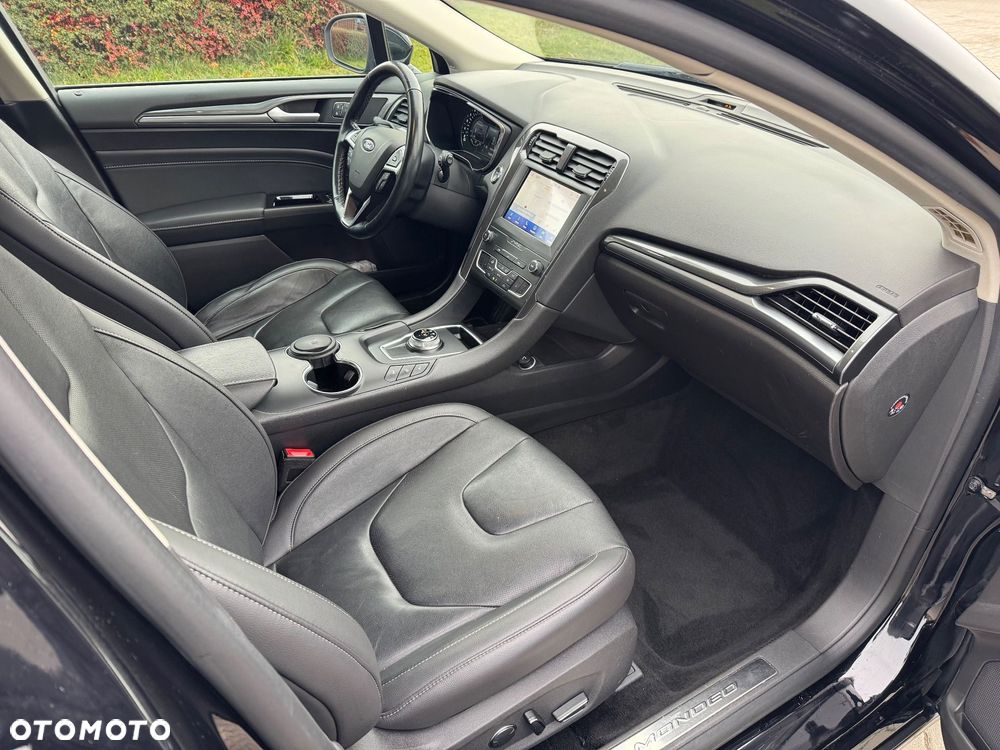 Ford Mondeo ver-2-0-ecoblue-titanium - 19