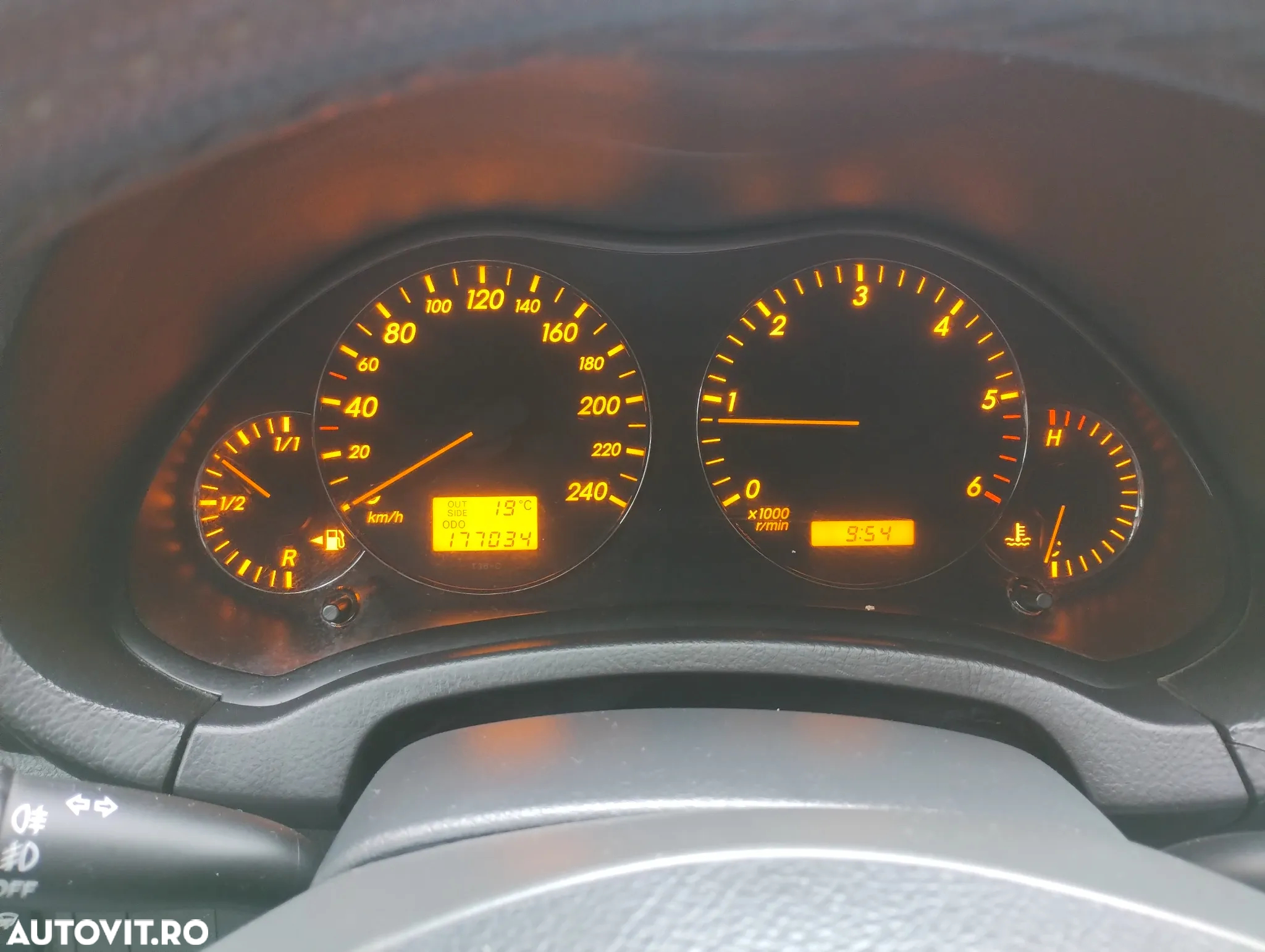 Toyota Avensis 2.2 D4D Sedan Sol Plus - 5