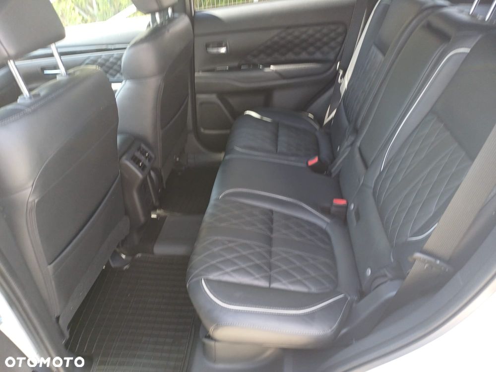 Mitsubishi Outlander 2.4 4WD Diamant+ - 18