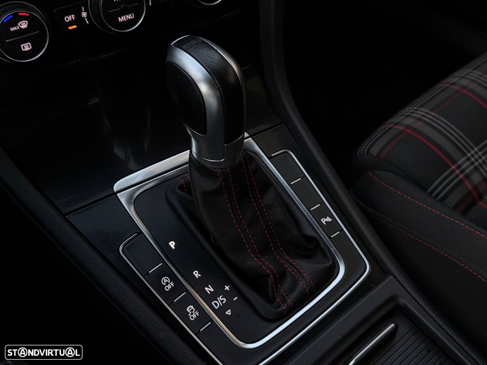 VW Golf GTI Performance BlueMotion DSG - 19