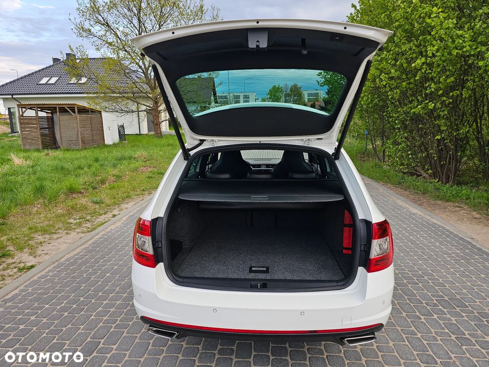 Skoda Octavia 2.0 TDI DSG RS - 15