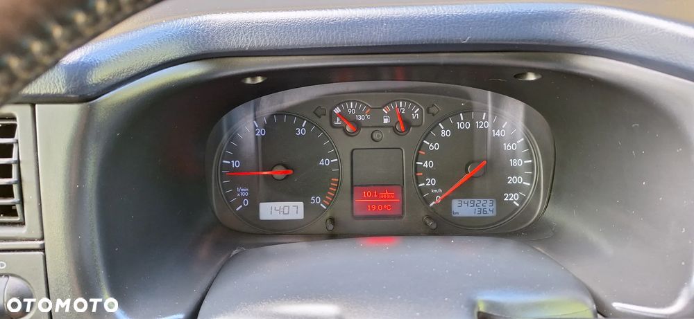 Volkswagen Caravelle GL - 6