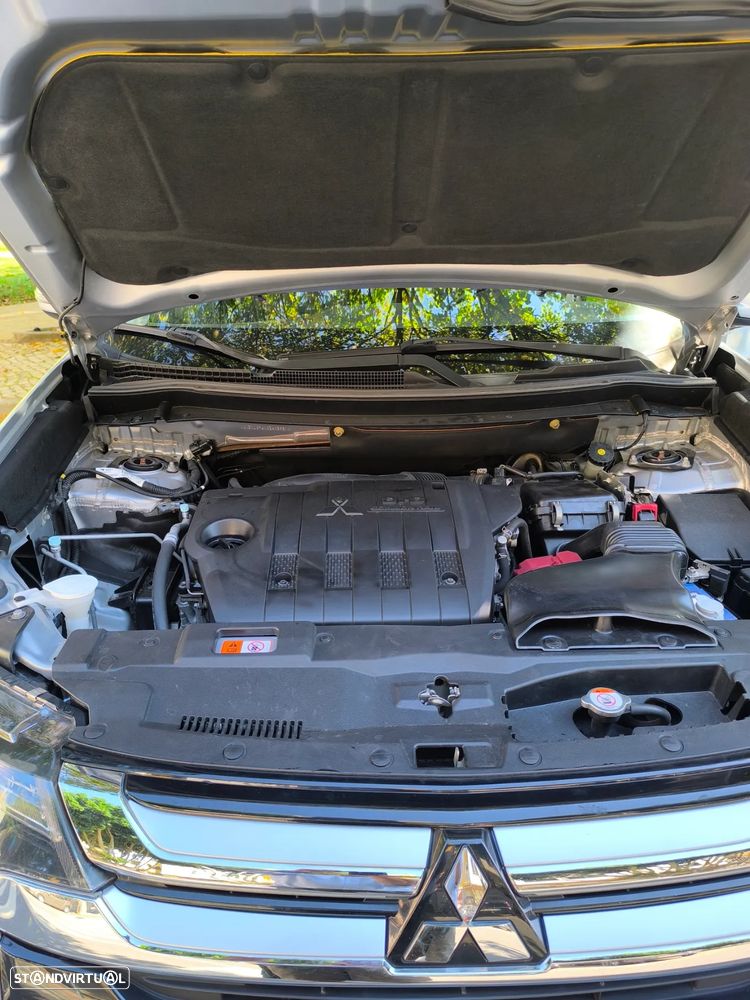 Mitsubishi Outlander 2.2 DI-D Instyle Navi - 16