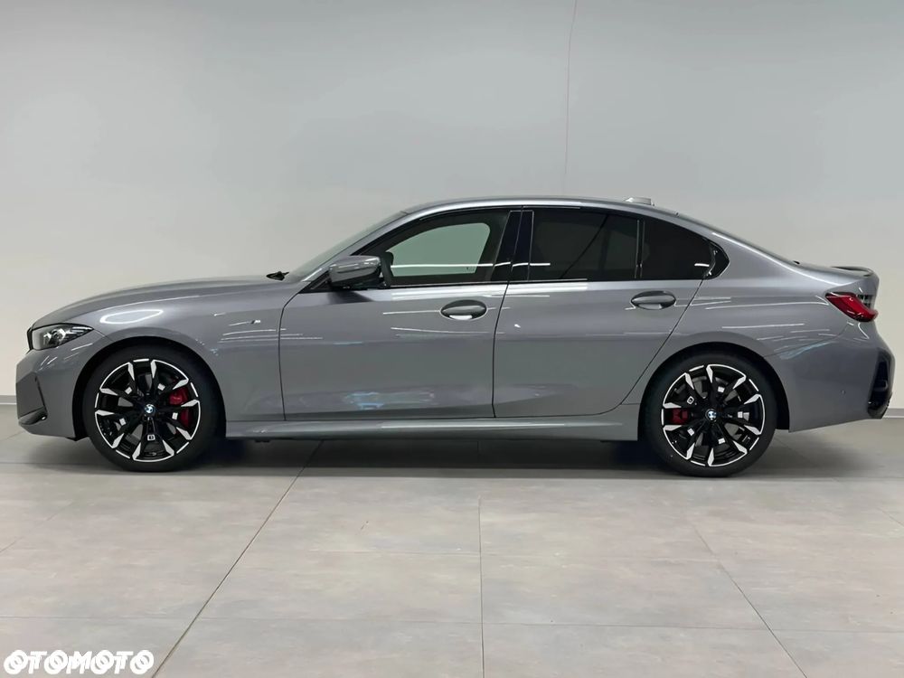 BMW Seria 3 330i xDrive M Sport - 2