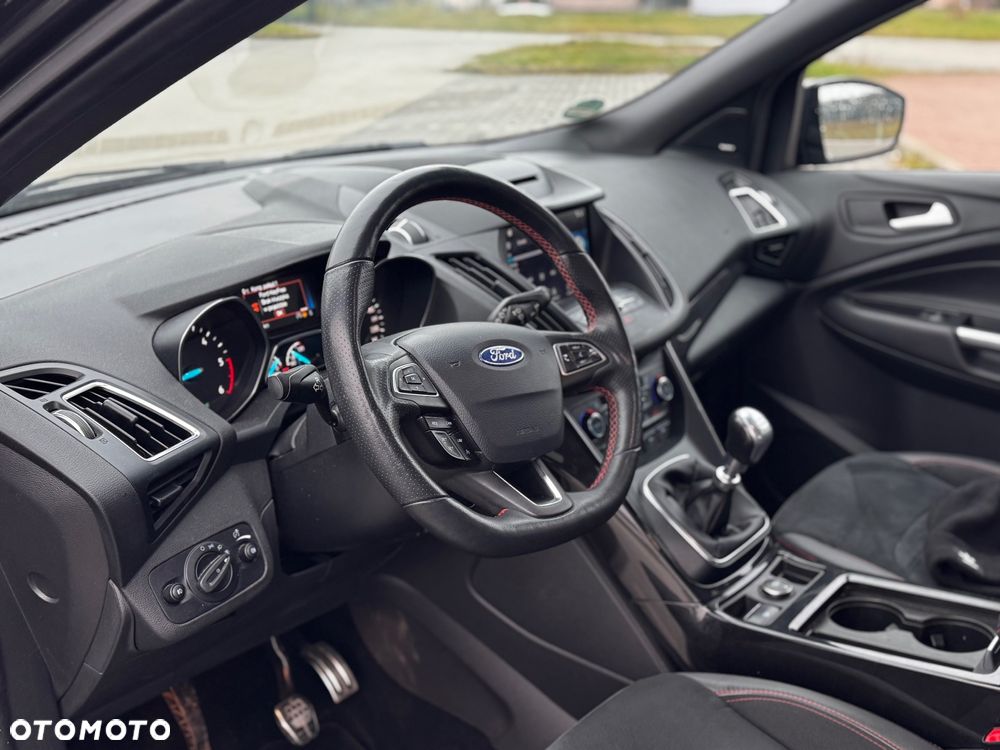 Ford Kuga 2.0 TDCi 2x4 ST-Line - 9