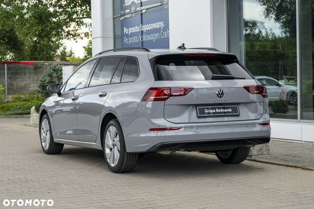 Volkswagen Golf - 8