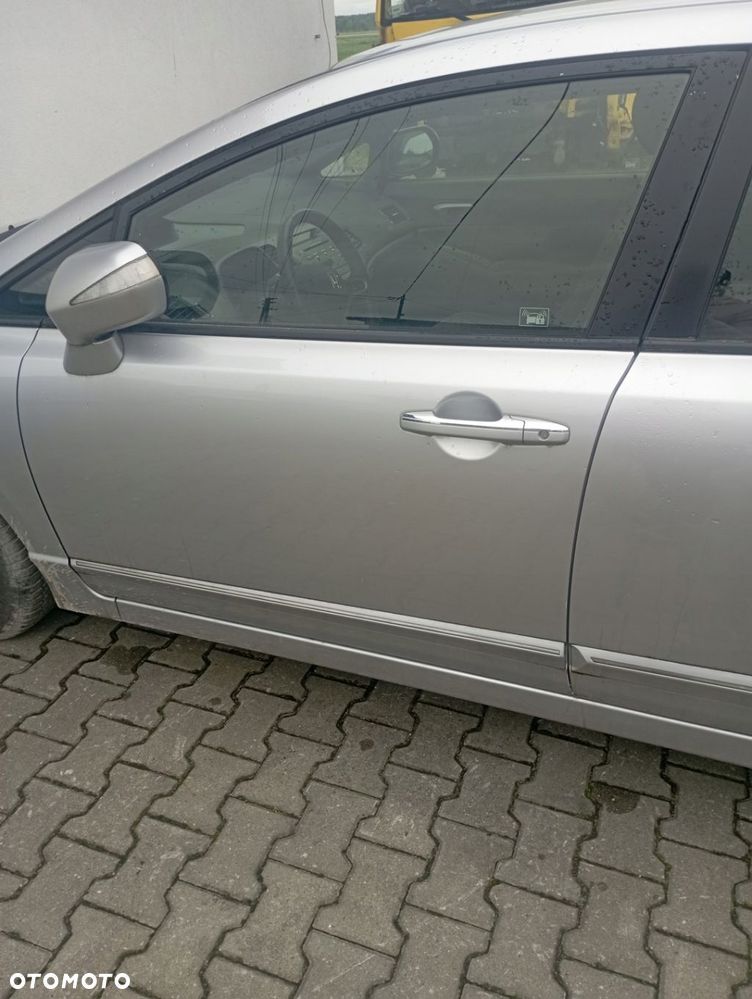 HONDA CIVIC VIII SEDAN DRZWI LEWE PRZÓD PRZEDNIE GOŁE GB5 - 1