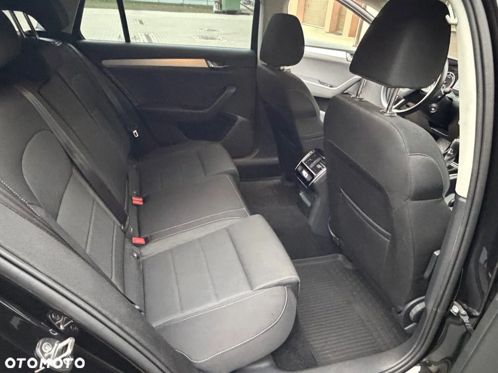 Skoda Superb 2.0 TDI L&K DSG - 19