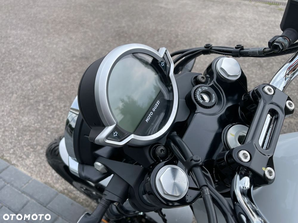 Moto Guzzi V7 - 28