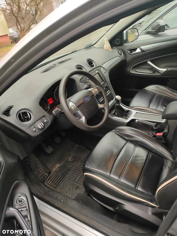 Ford Mondeo 2.0 Trend - 28