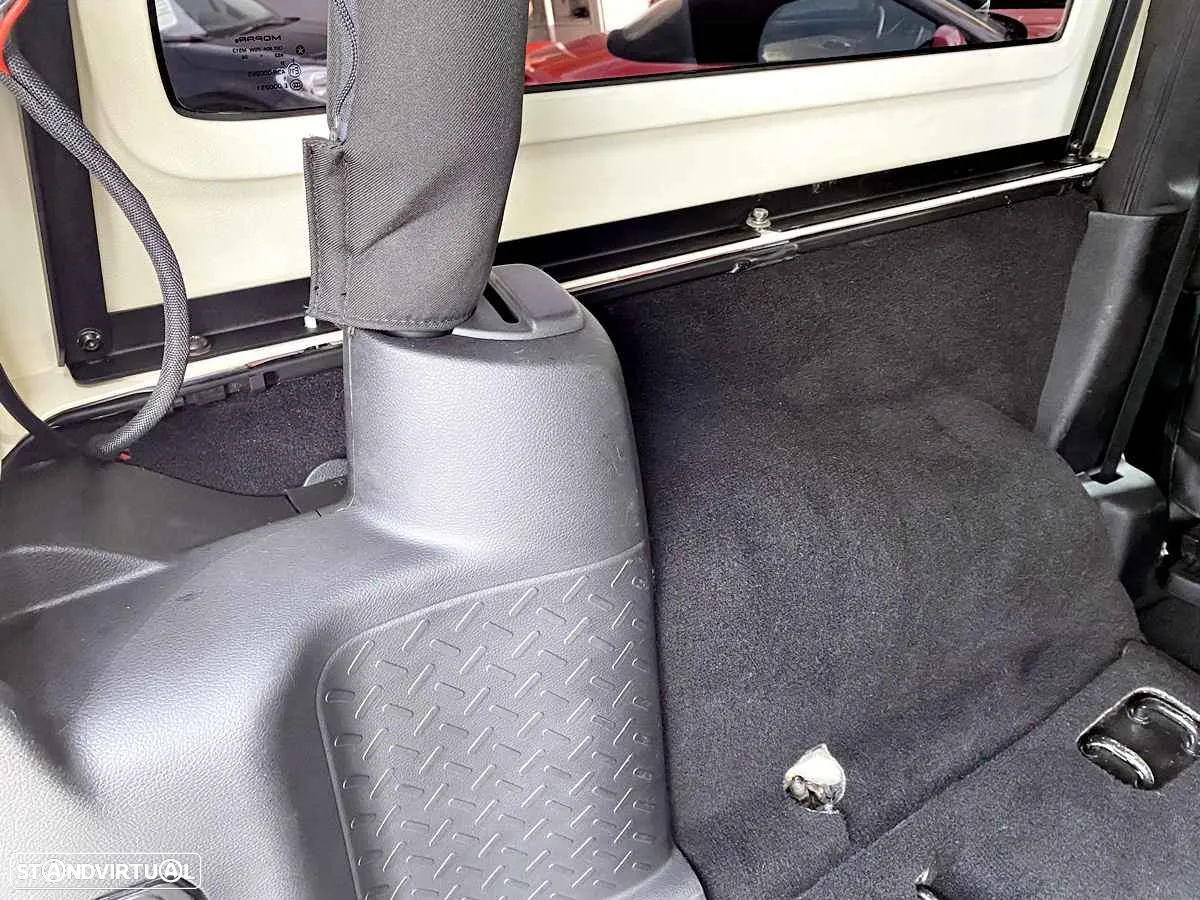 Jeep Wrangler - 22