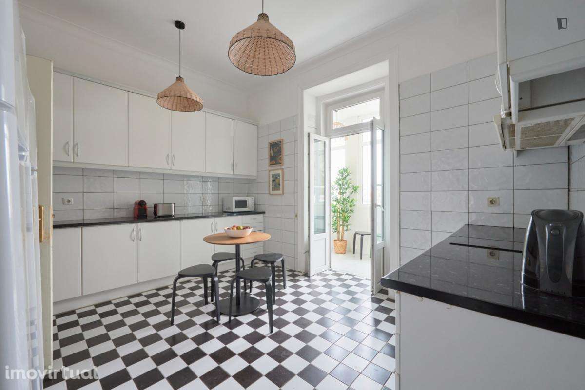 Quarto - localizado em Marquês de Pombal Lisbon - Grande imagem: 4/60