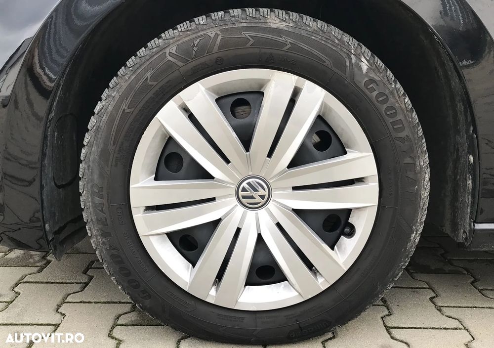 Volkswagen Touran 2.0 TDI SCR DSG Trendline - 38