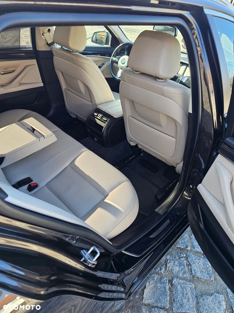 BMW Seria 5 518d - 14