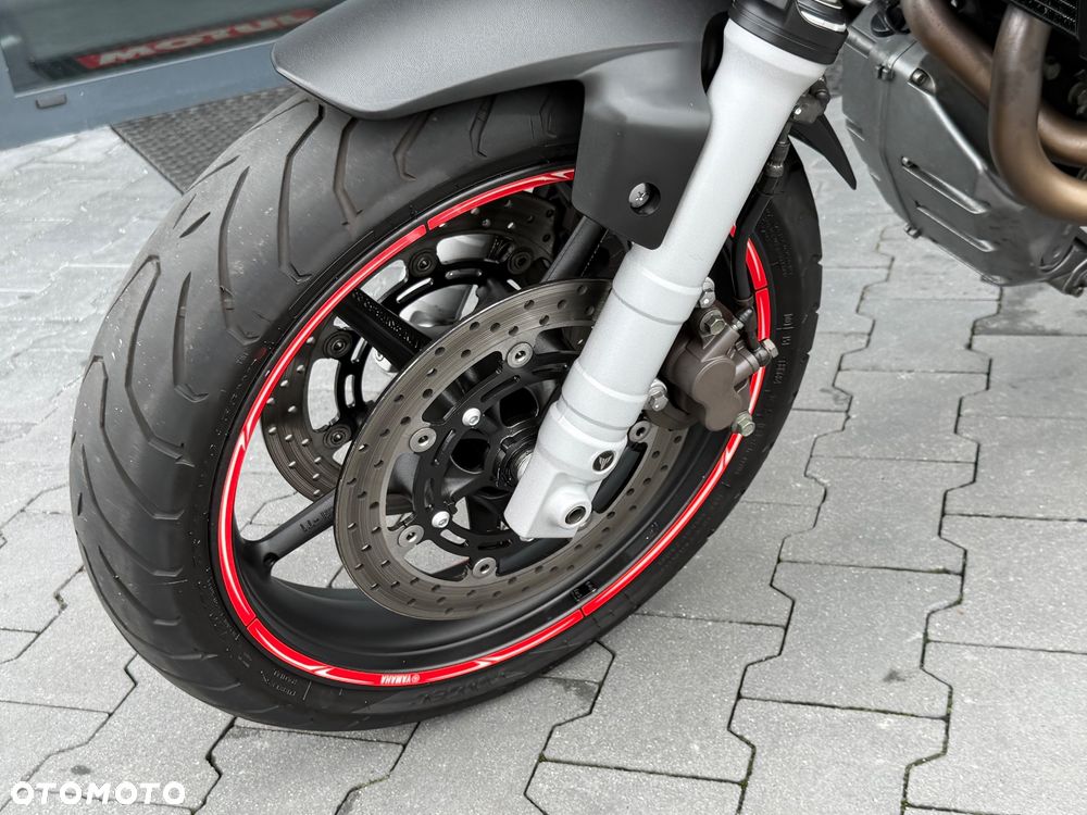 Yamaha MT - 37