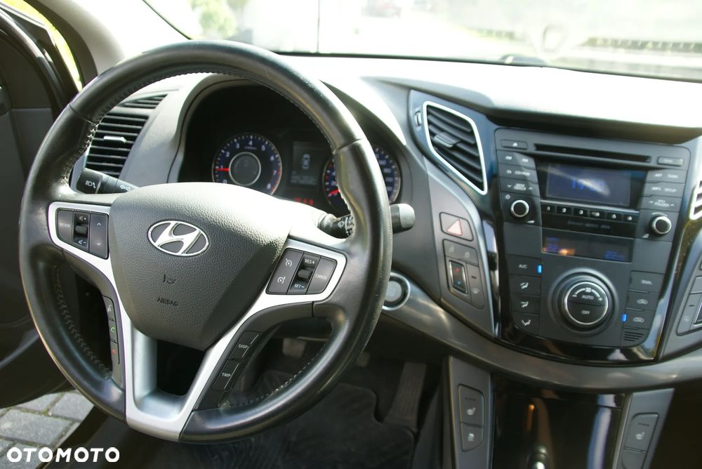 Hyundai i40 Kombi blue 1.6 Classic - 13