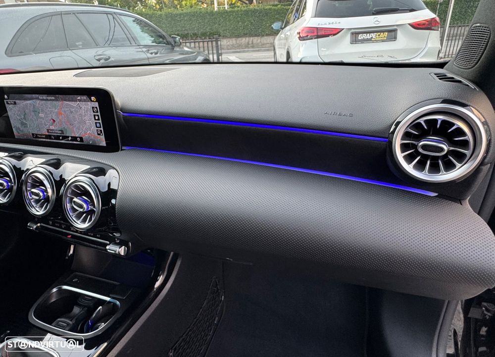 Mercedes-Benz A 180 d AMG Line - 38