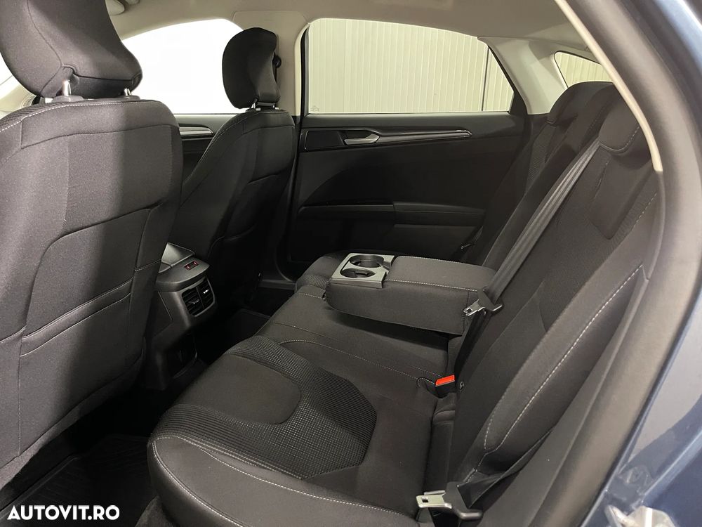 Ford Mondeo 2.0 HEV Titanium - 12