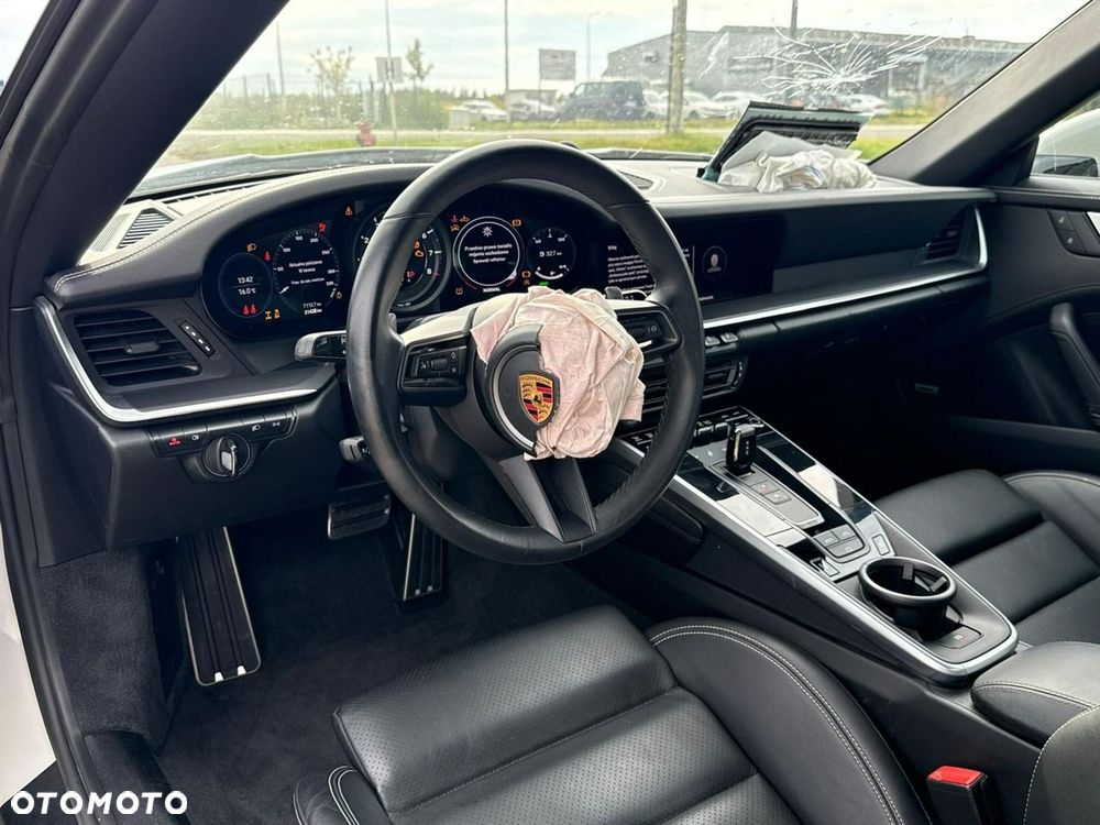 Porsche 911 Carrera 4S - 16