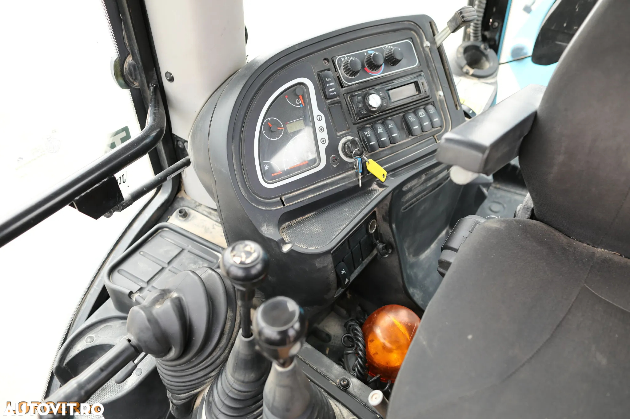JCB 3CX - 12