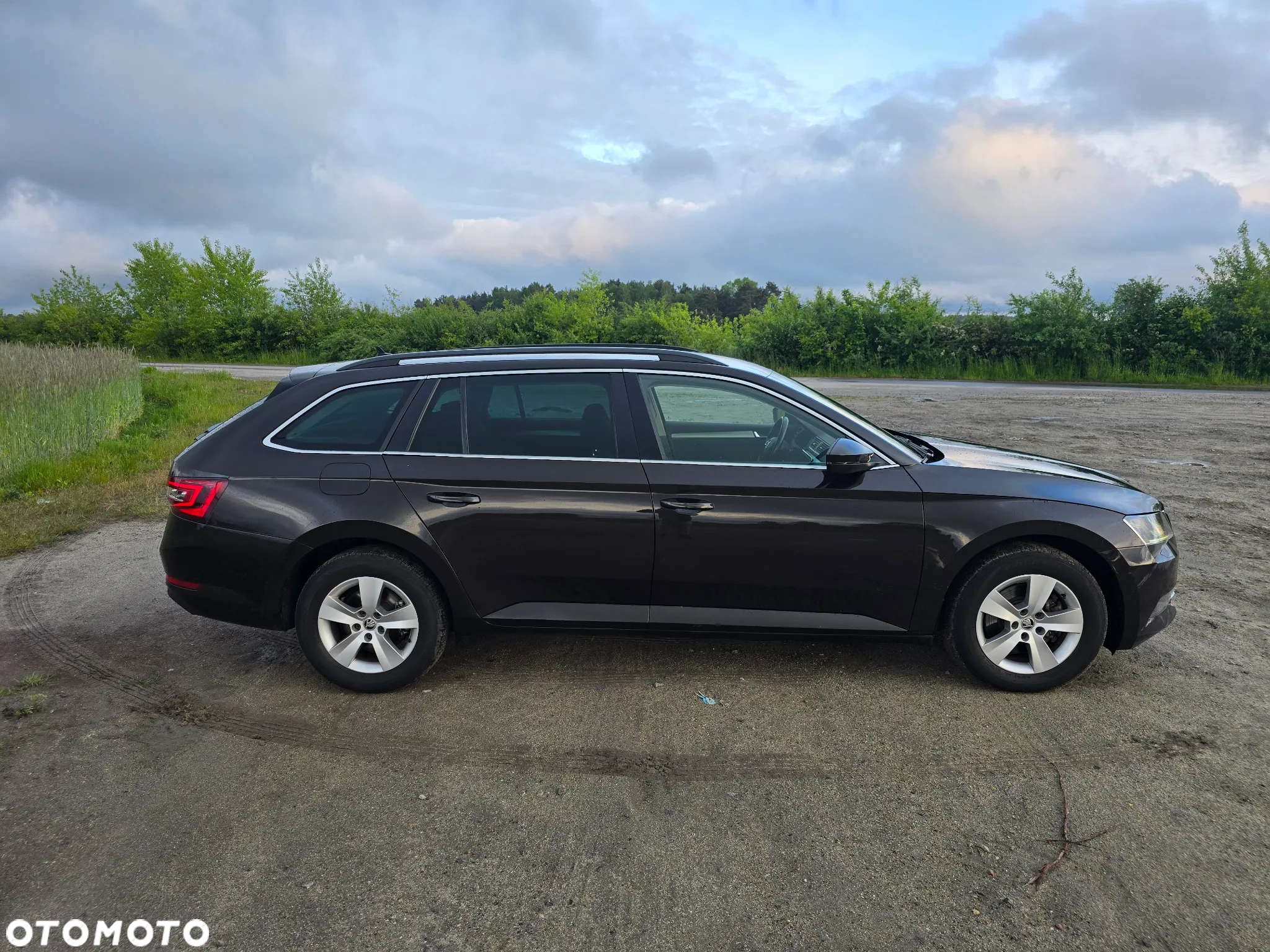 Skoda Superb 2.0 TDI Ambition DSG7 - 4