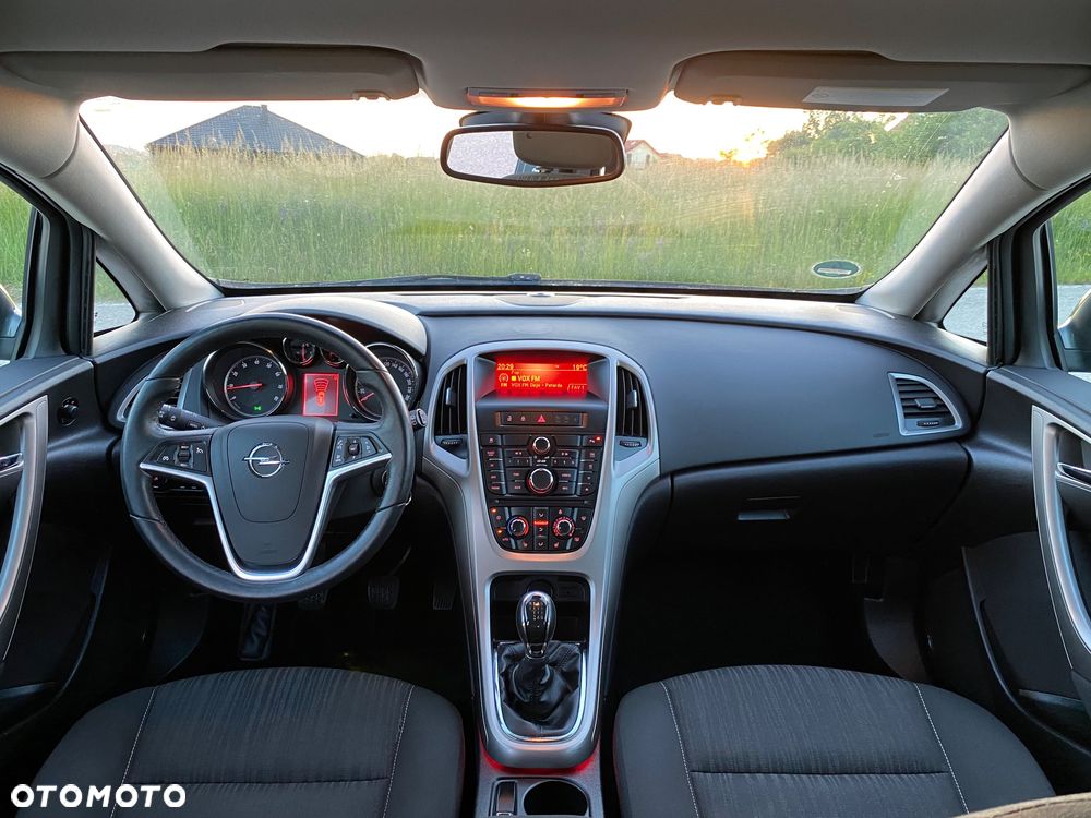Opel Astra 1.4 Turbo Design Edition - 8