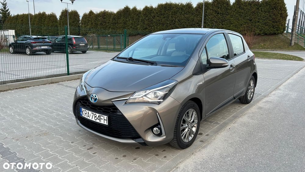 Toyota Yaris Hybrid 100 Business Edition - 3
