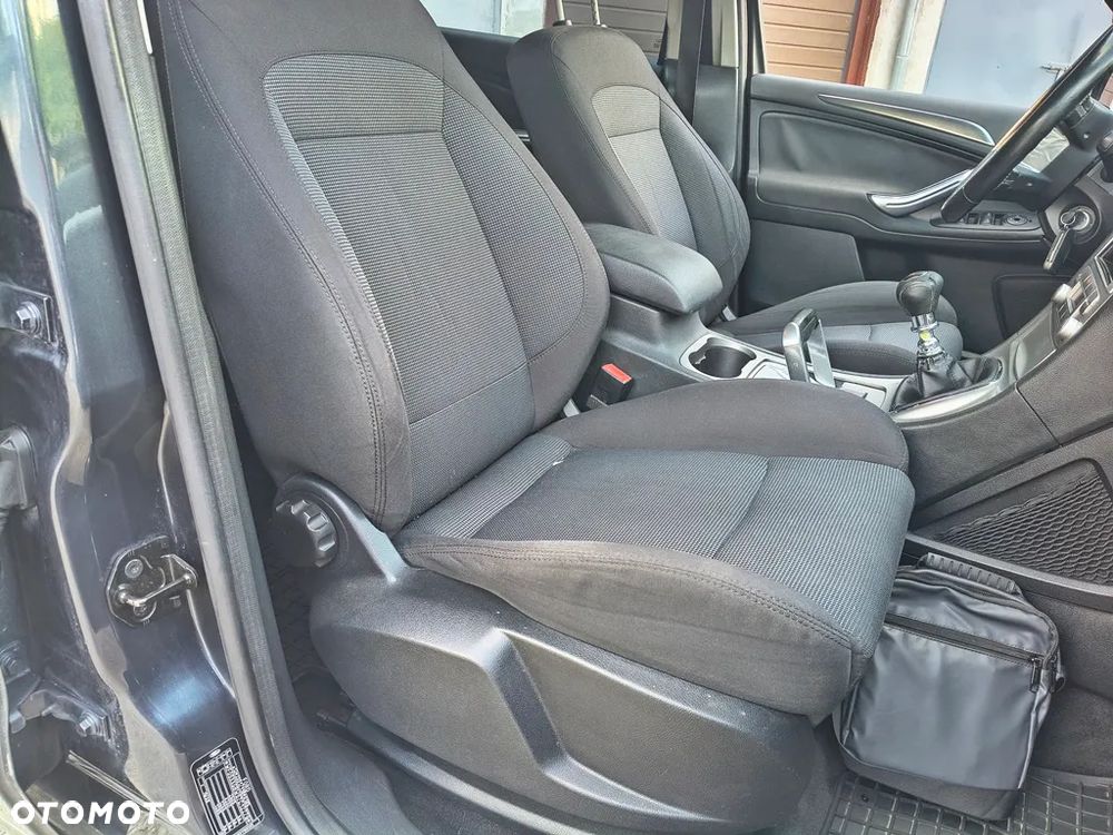 Ford S-Max 2.0 TDCi DPF Ambiente - 25