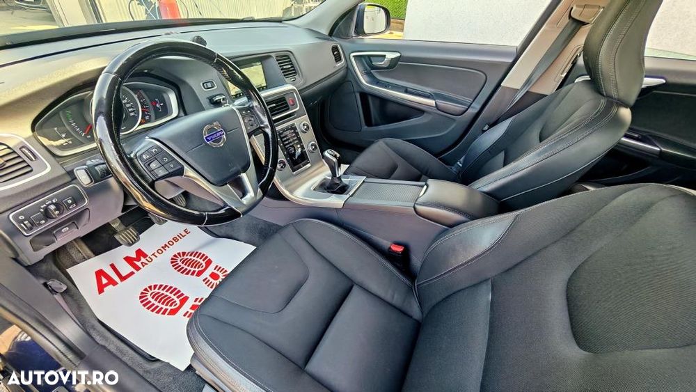 Volvo V60 D3 Momentum Core - 5