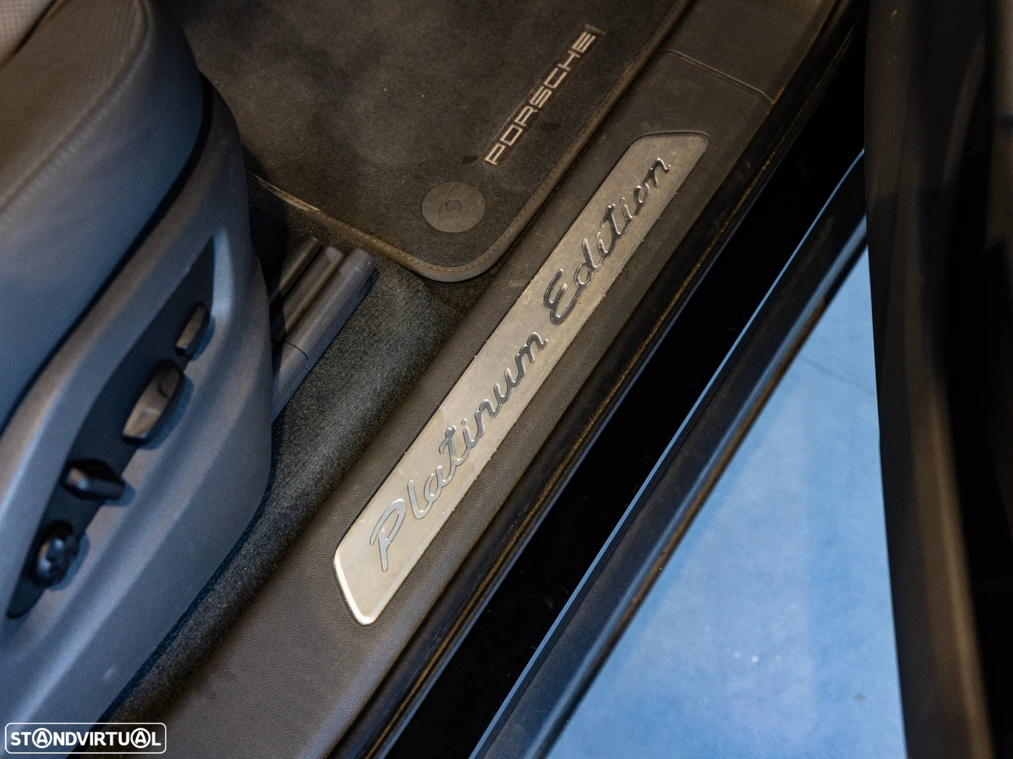 Porsche Cayenne E-Hybrid Platinum Edition - 48