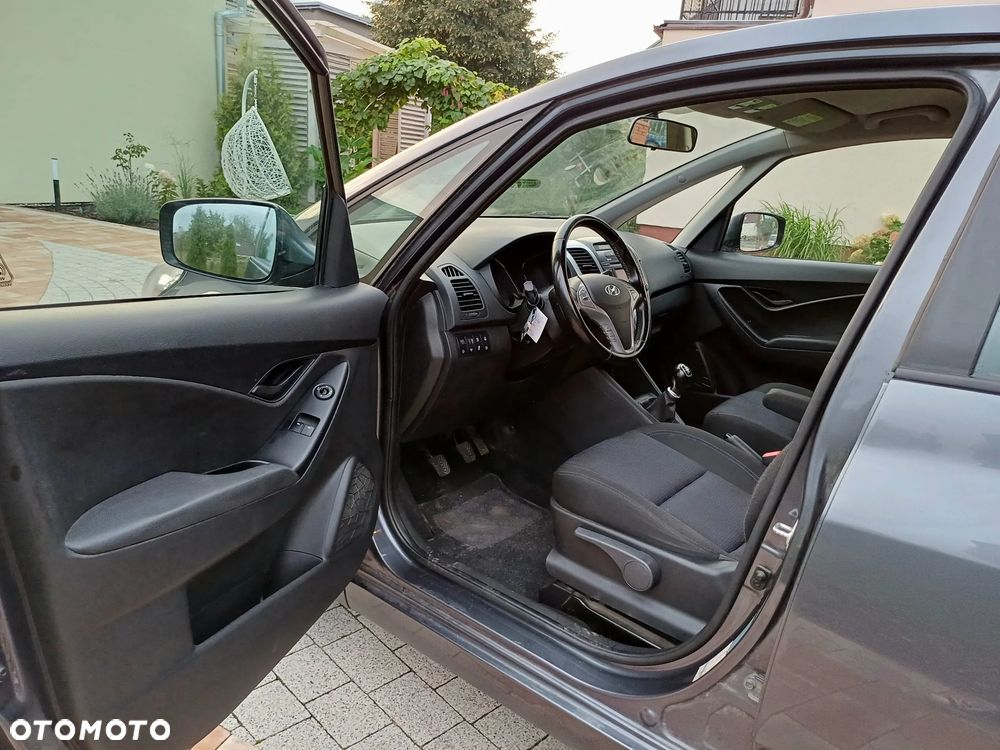 Hyundai ix20 1.4 blue - 13