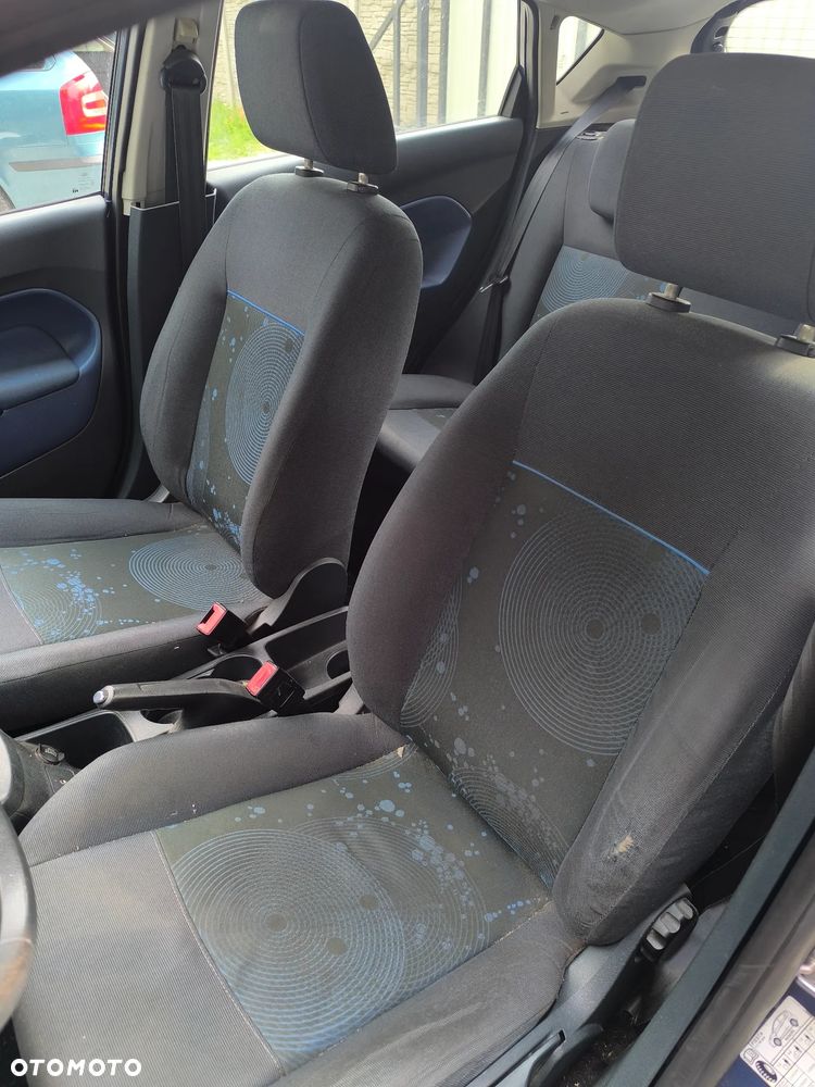 Ford Fiesta - 12