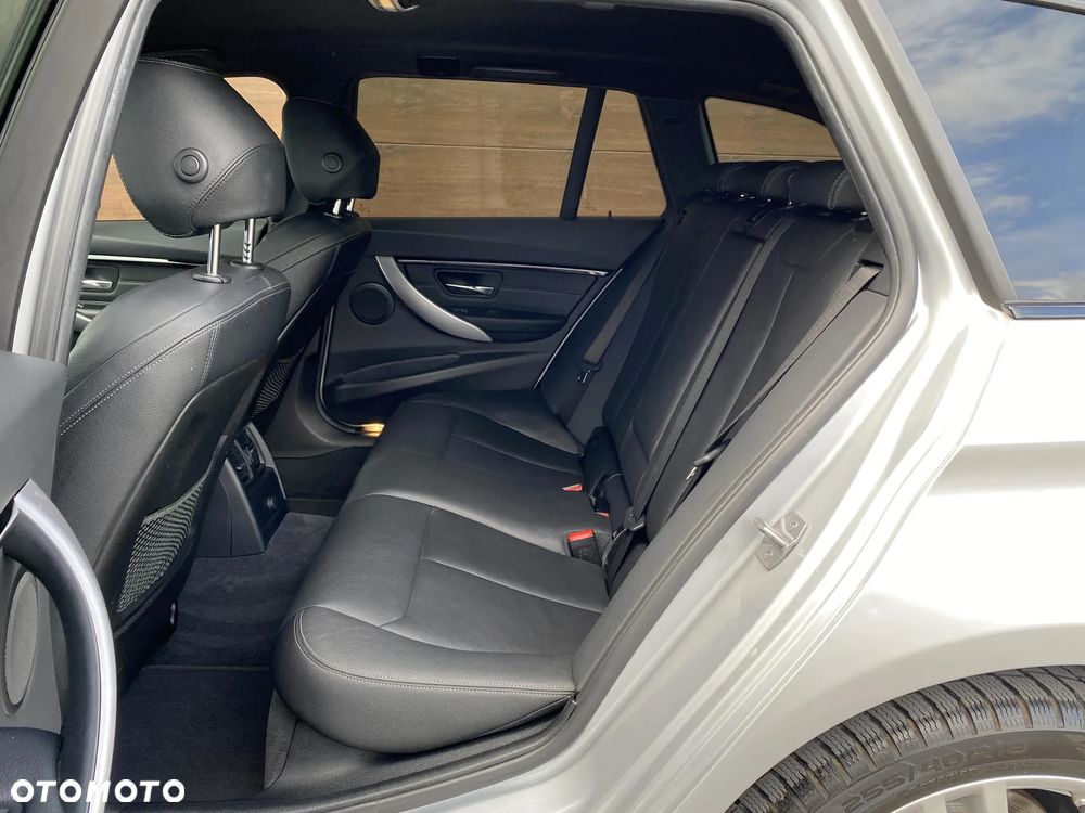 BMW Seria 3 320d xDrive M Sport - 25