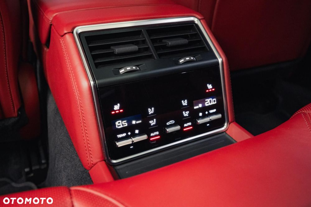 Porsche Panamera - 38
