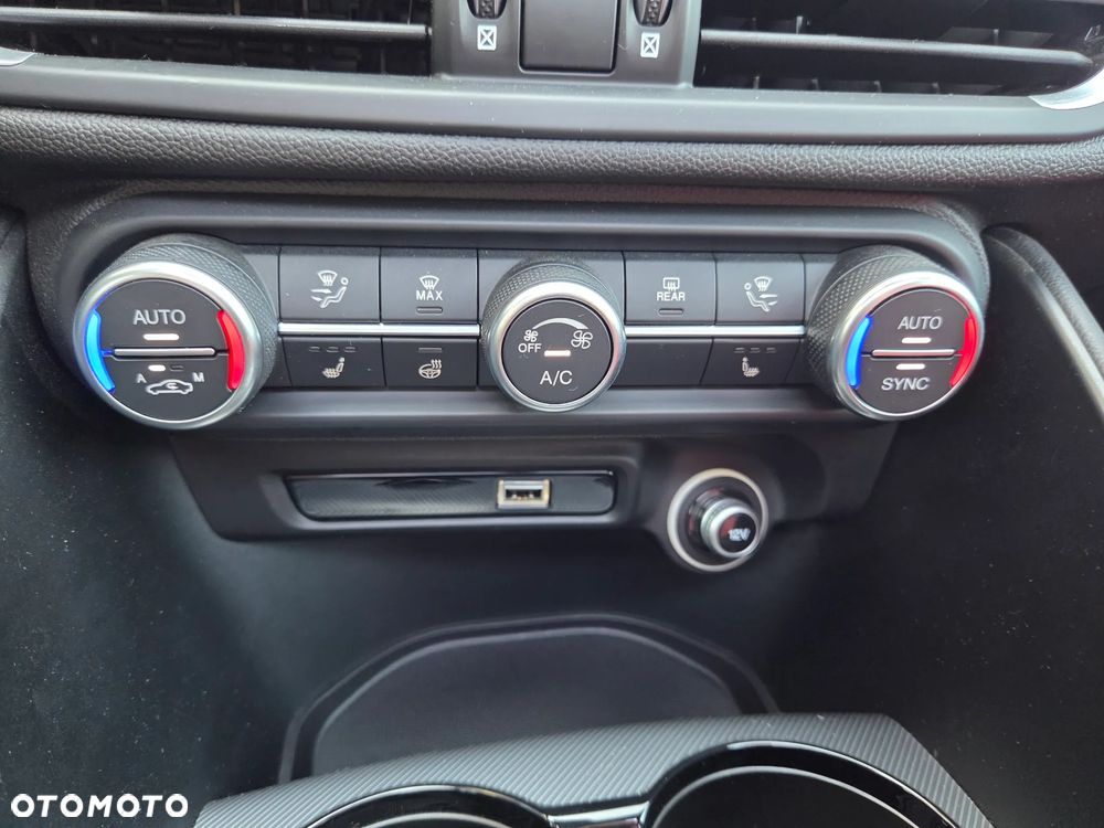 Alfa Romeo Giulia 2.0 Turbo Veloce TI Q4 - 28