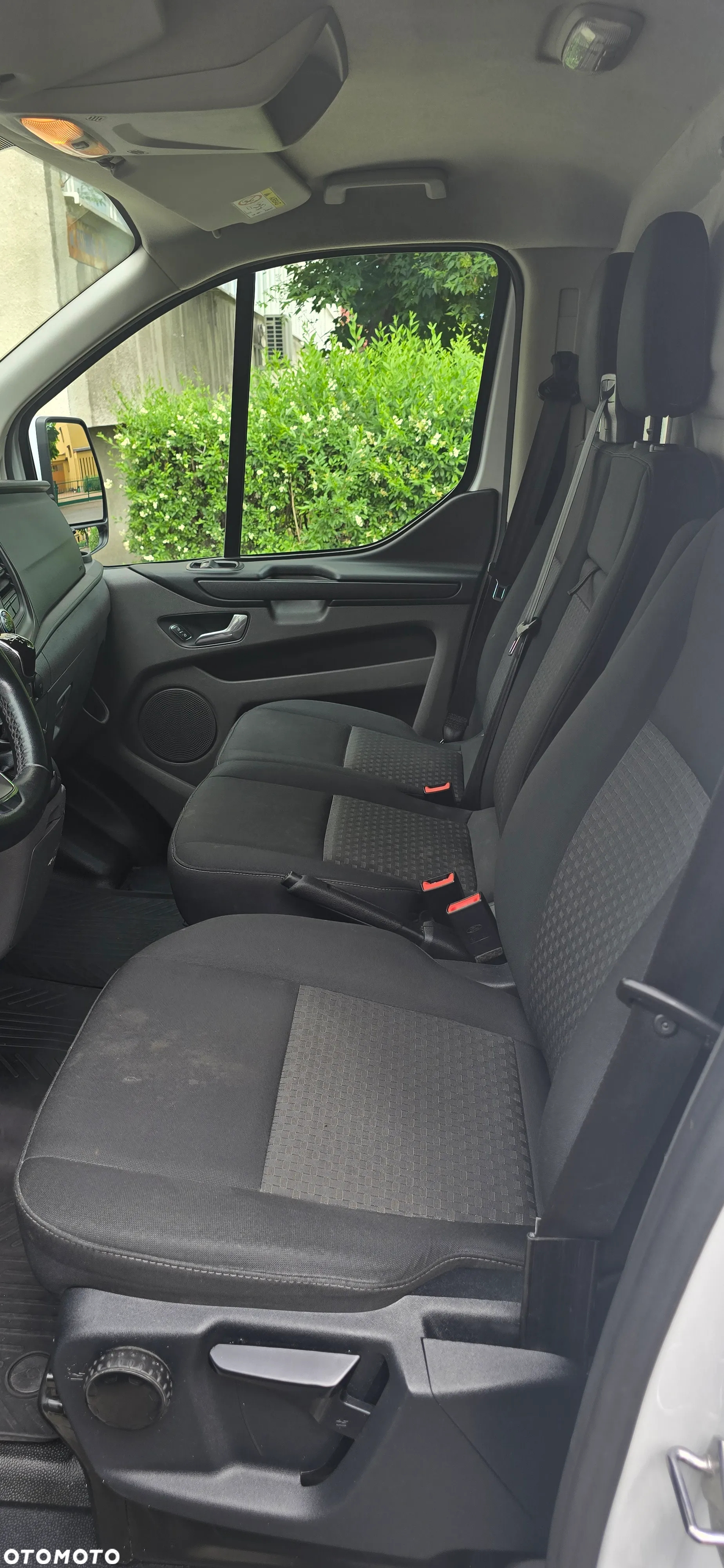 Ford TRANSIT CUSTOM - 12